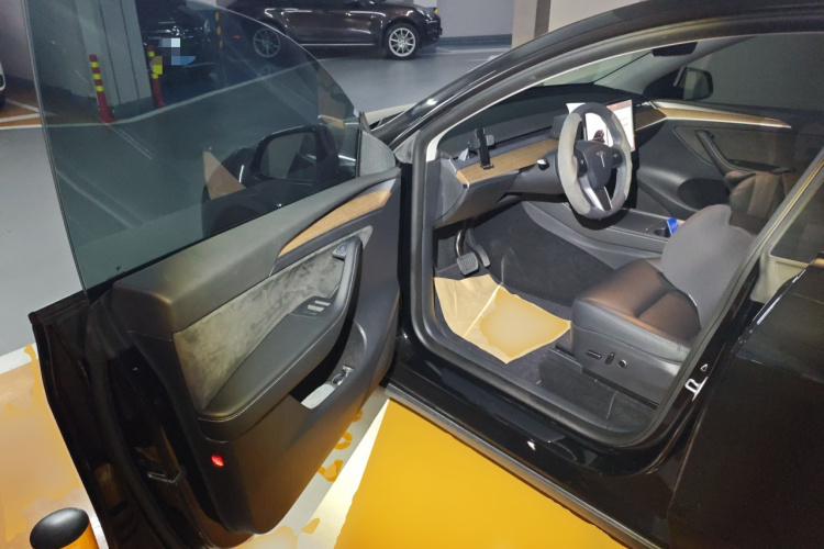 Tesla Model Y 2022 #18 Tesla Model Y 2022 car image #18