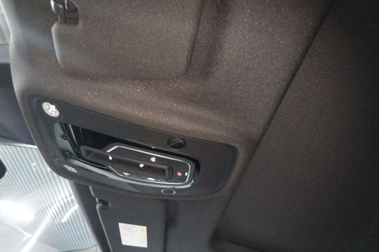 Audi Q8 2021 car image #18