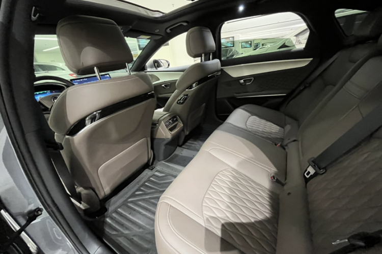 BYD Han 2024 car image #18
