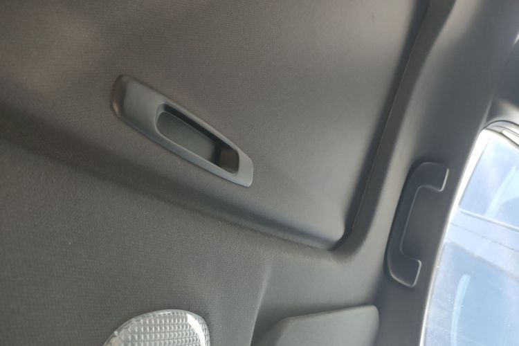 Toyota C-HR EV 2021 immagine di auto #18