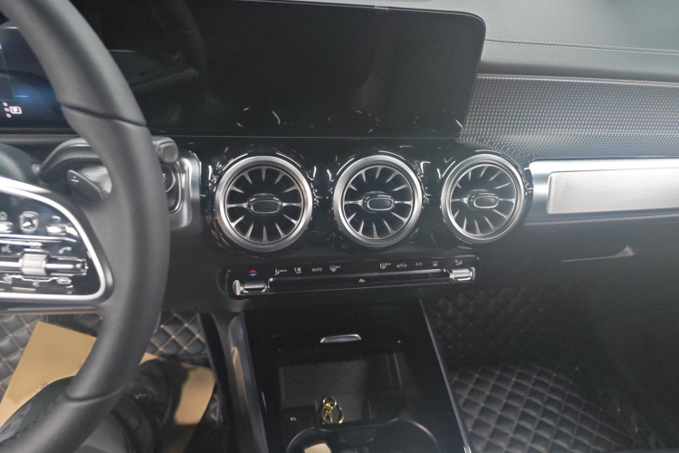 Mercedes-Benz EQB Class 2022 #18 Mercedes-Benz EQB Class 2022 car image #18