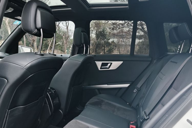 Mercedes-Benz GLK Class 2015 immagine di auto #18