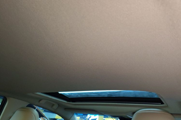 Toyota Avalon 2019 car image #18