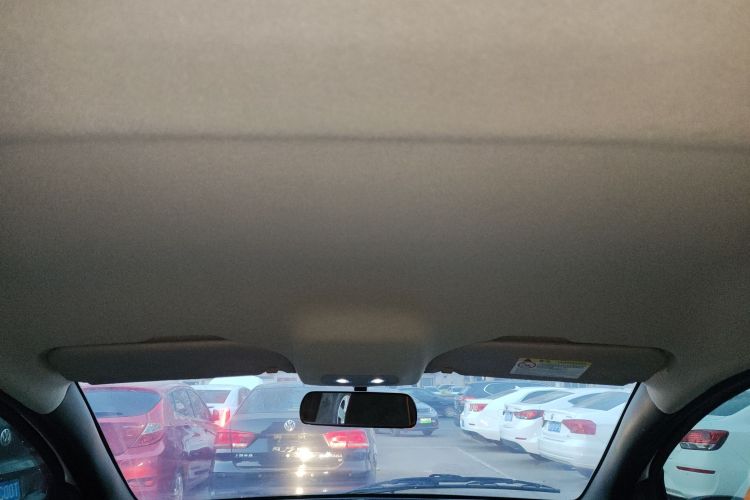 BYD e1 2021 car image #18