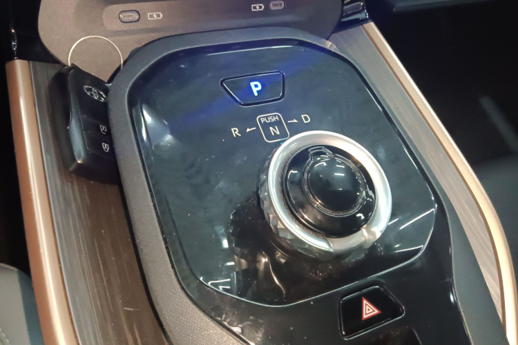 Toyota bZ3 2023 immagine di auto #18