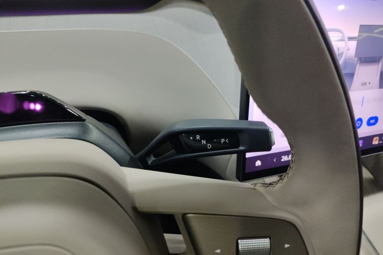 MI YU7 2025 car image #18