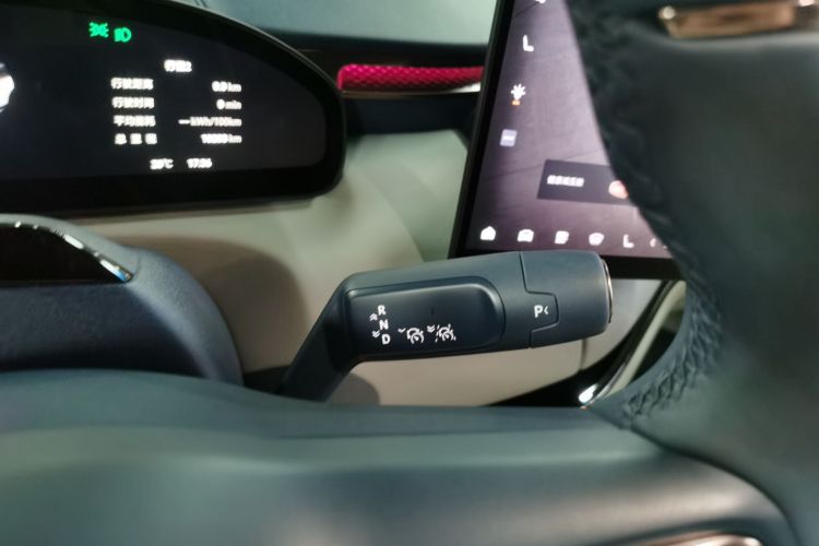 极氪 极氪MIX 2024 汽车图片 #18