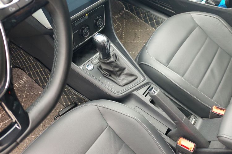 Volkswagen Gran Lavida 2018 immagine di auto #18