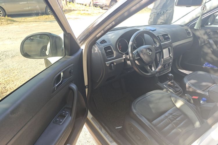 Skoda Yeti 2015 car image #18