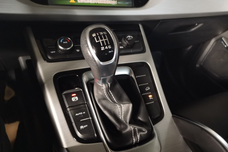 GEELY Boyue 2016 car image #18