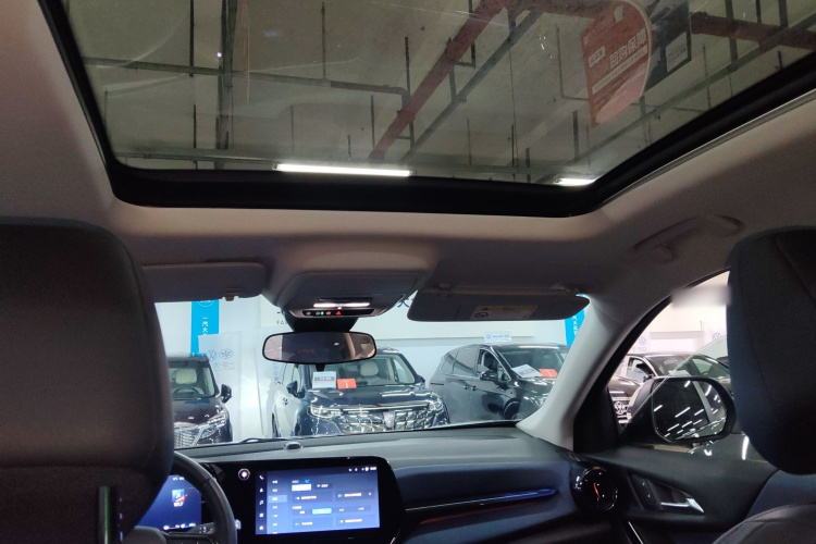 Chevrolet Equinox Plus 2024 car image #18