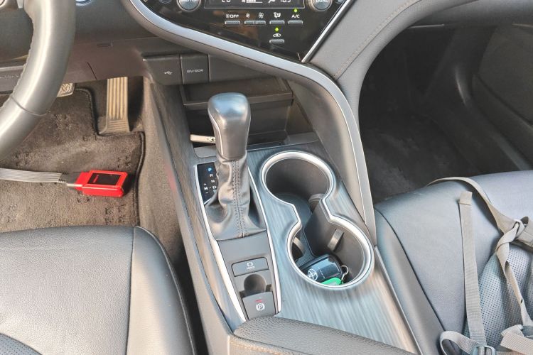 Toyota Camry 2022 immagine di auto #18