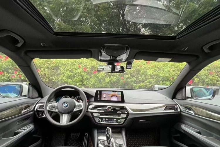 BMW 6 Series GT 2019 car image #18