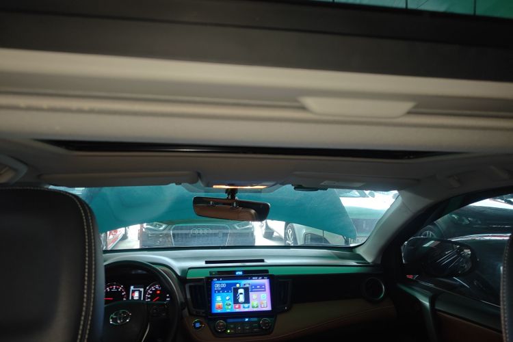 RAV4 2016 immagine di auto #18
