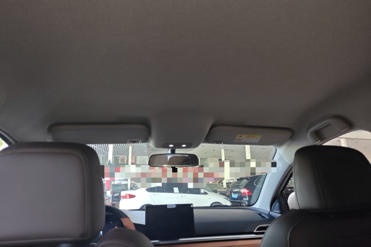 BYD e2 2022 immagine di auto #18