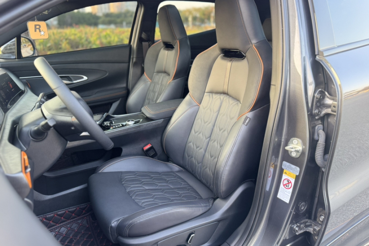 Changan UNI-T 2023 car image #18