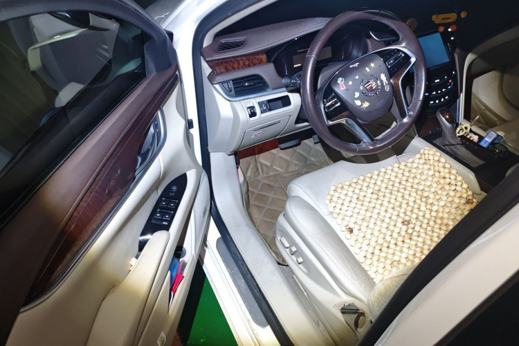 2015 car image #18