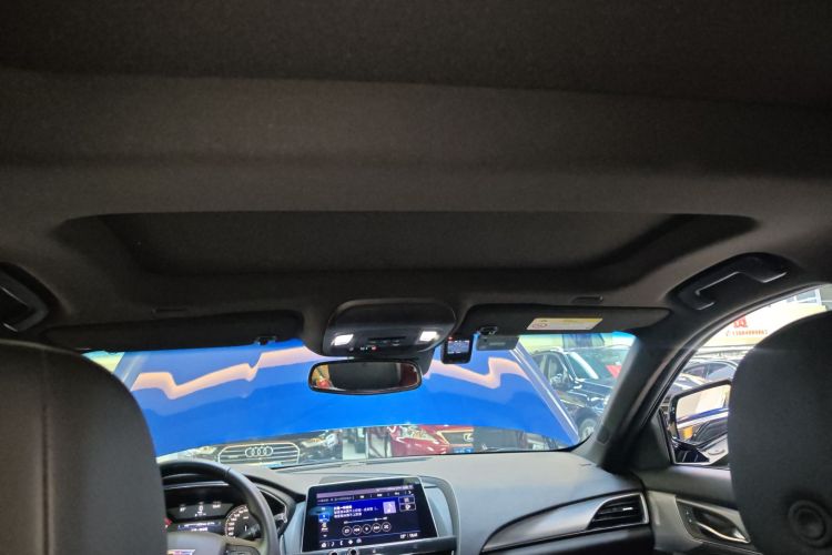 2021 car image #18