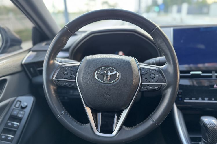 Toyota Avalon 2023 car image #18