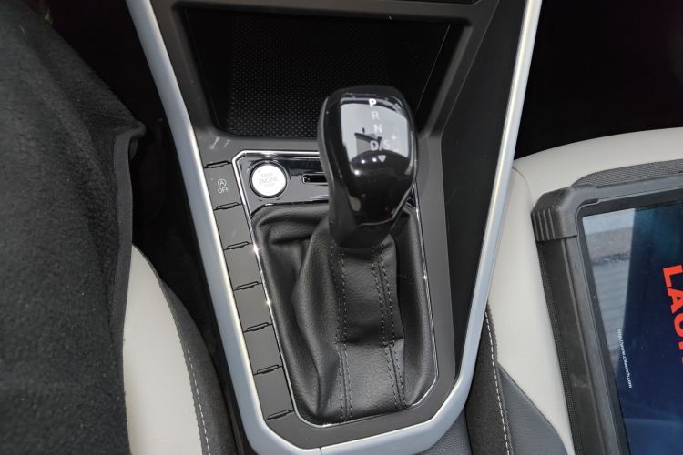 Polo 2023 car image #18