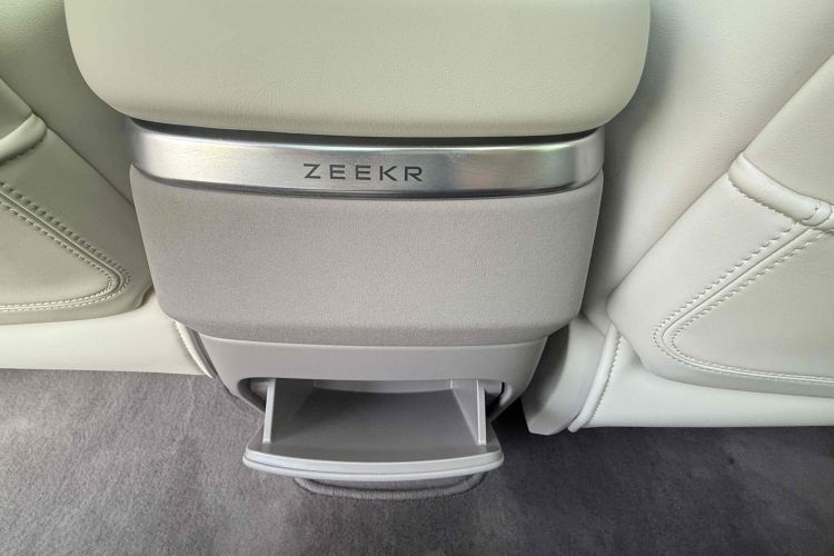 Zeekr 7X 2024 car image #18