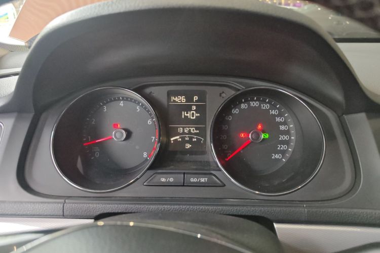 Volkswagen Gran Lavida 2018 immagine di auto #18