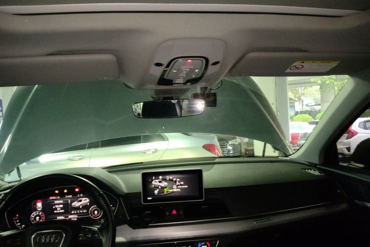 Audi Q5L 2020 car image #18