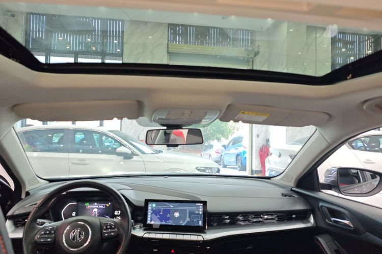 5 2021 immagine di auto #18