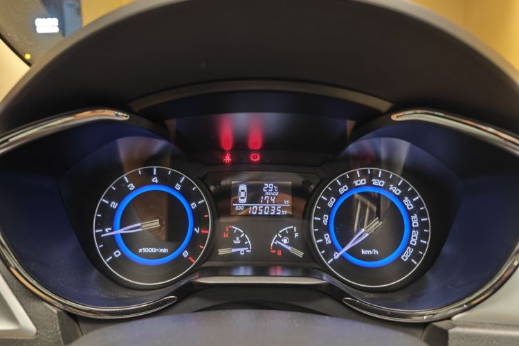 Changan Alsvin V7 2017 car image #18