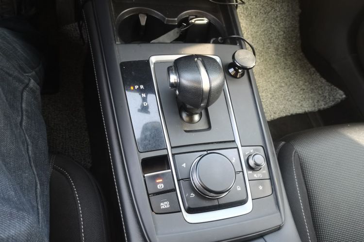 Mazda CX-30 EV 2022 صورة سيارة #18