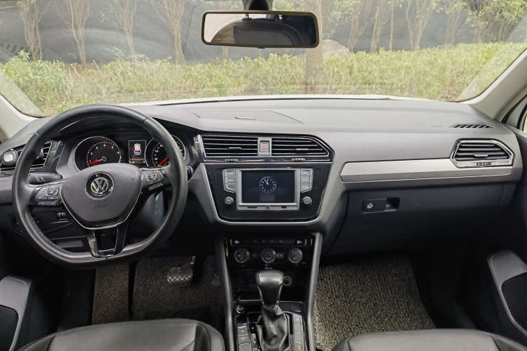 Volkswagen Tiguan L 2017 car image #18