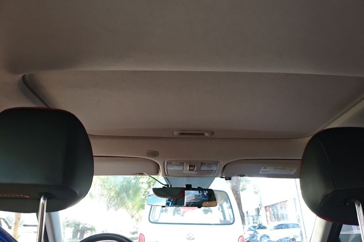 Kia Rio Cross 2018 صورة سيارة #18