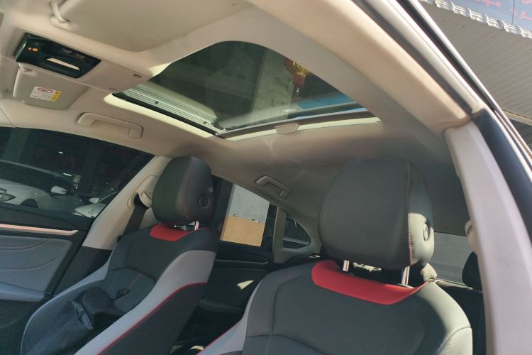 Volkswagen Lamando 2024 immagine di auto #18