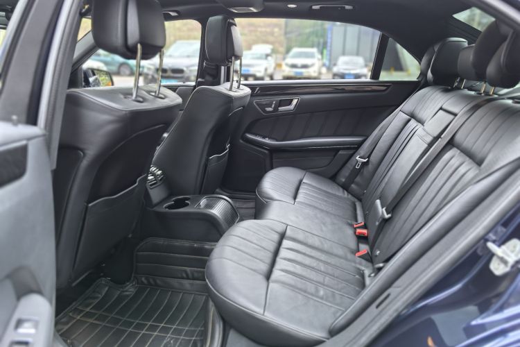 Mercedes-Benz E Class 2015 car image #18