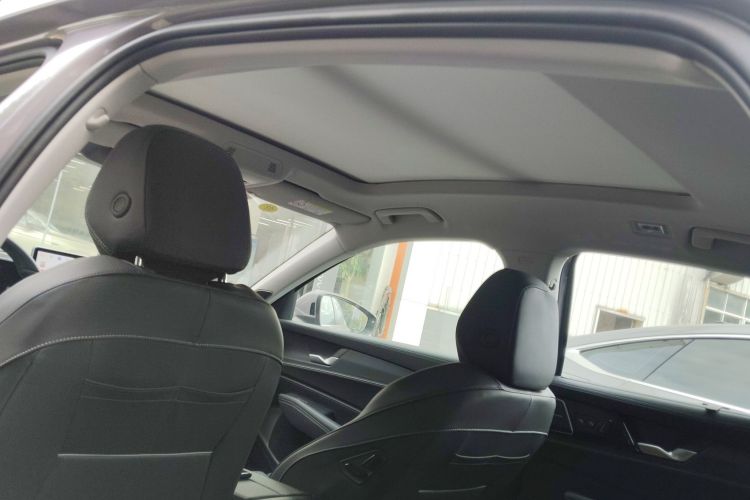 Volkswagen Passat 2024 car image #18