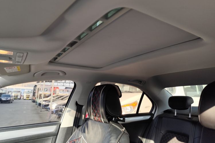 Skoda Rapid 2018 car image #18