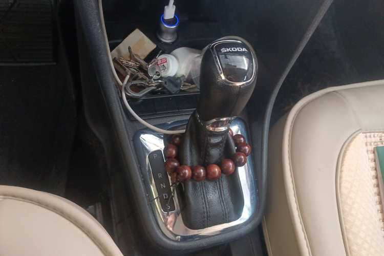 Skoda Rapid 2017 car image #18