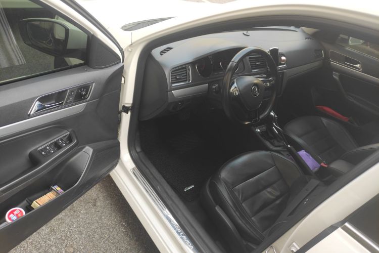 Volkswagen Gran Lavida 2017 immagine di auto #18