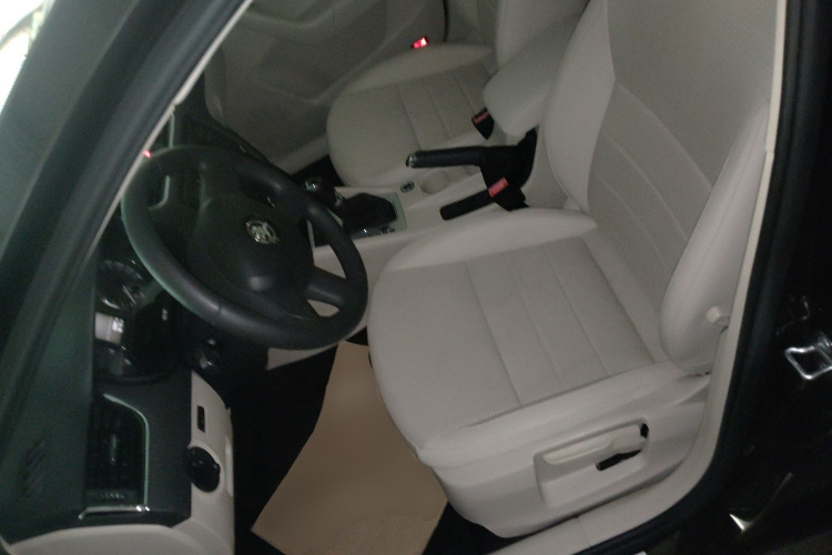 Skoda Octavia 2015 car image #18