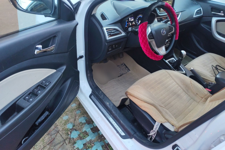 Changan Alsvin V7 2015 car image #18