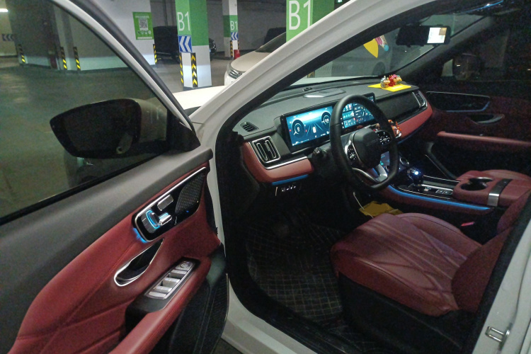 X70 PLUS 2024 car image #18