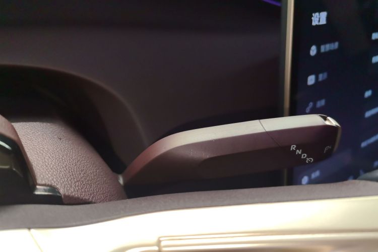 Avatr 11 2023 car image #18