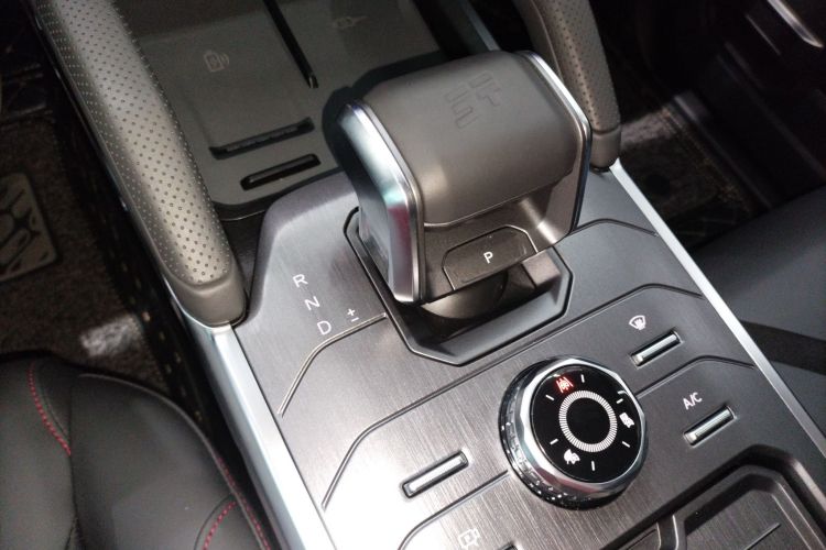 Jetour Traveller 2024 car image #18