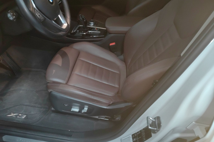 BMW X3 2020 car image #18