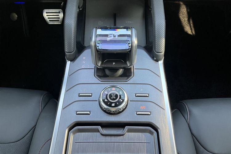 Jetour Traveller 2023 car image #18