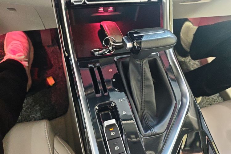 Wuling Asta 2021 #18 Wuling Asta 2021 صورة سيارة #18