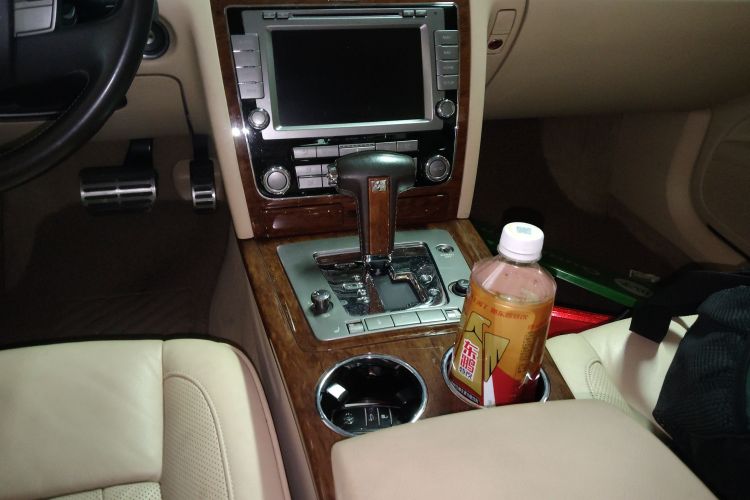 Volkswagen Pheaton 2013 immagine di auto #18