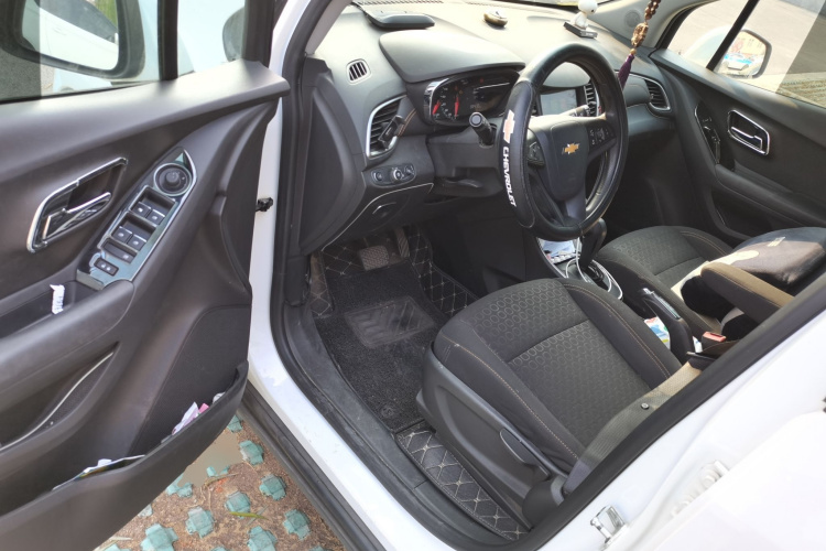 Chevrolet Tracker 2018 #18 Chevrolet Tracker 2018 car image #18