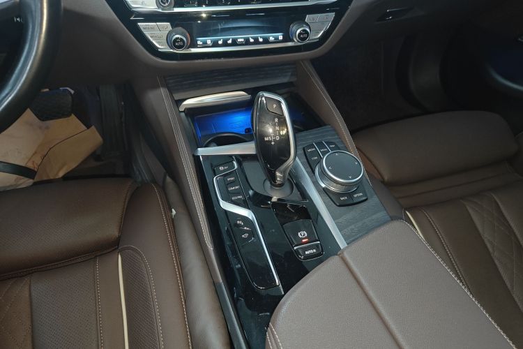 BMW 5 Series 2020 #18 BMW 5 Series 2020 car image #18