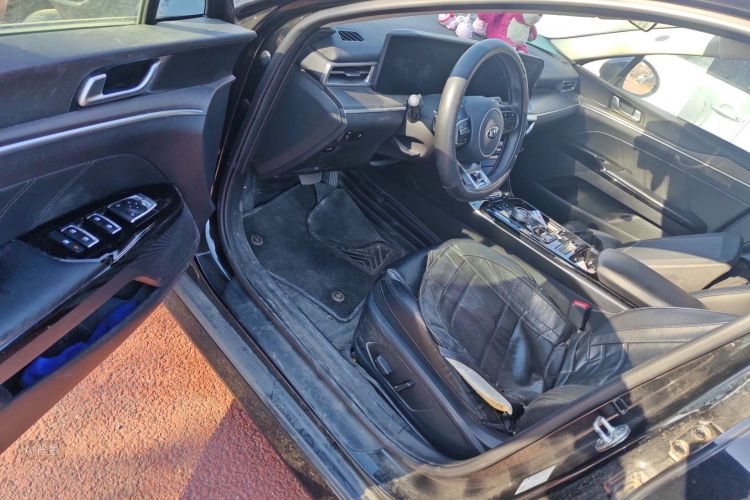 Kia K5 2021 car image #18